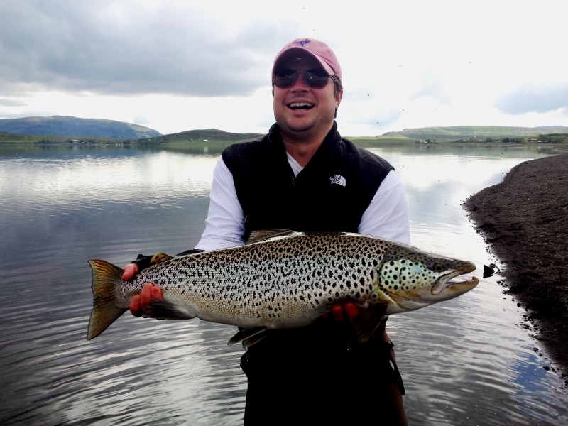 Watt Boone with 7kg trout, monster trout in Iceland, lake Thingvellir