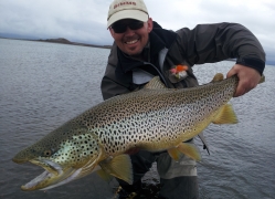 Jonni with 89vm hen from Lake Thingvellir