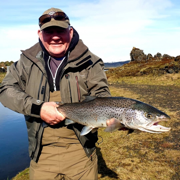 Allan with nice sea trout from Tungulækur
